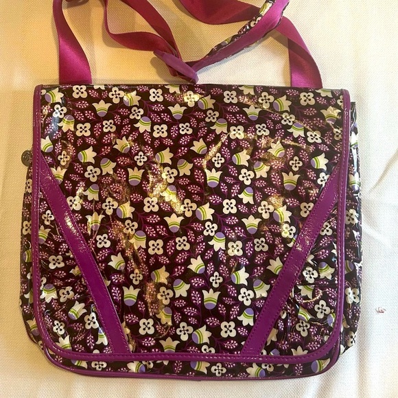 Vera Bradley Frill Vinyl Messenger Bag in Plum Petals Expandable Pockets Laptop - Picture 1 of 11